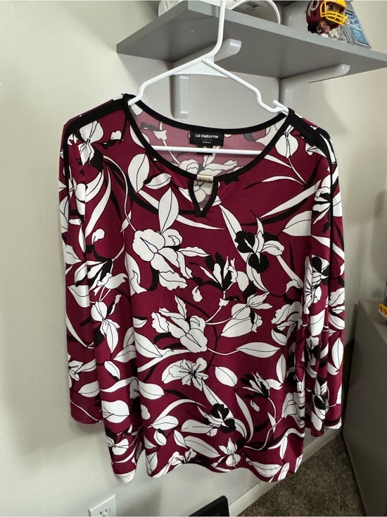 Liz Claiborne Tops - Liz Claiborne Burgundy Floral Keyhole Long-Sleeve Top with Black Trim
